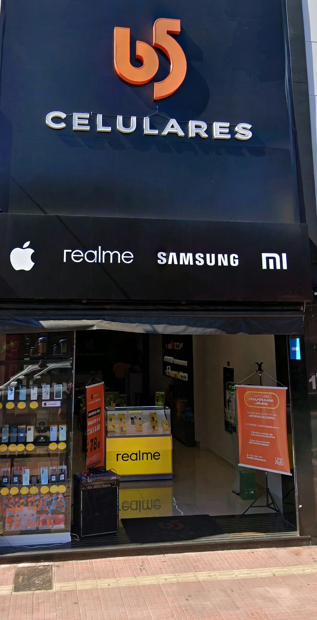 Fachada da B5 Celulares